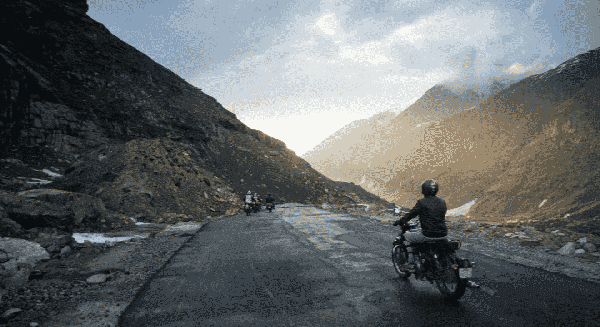 LEH LADAKH BIKE TRIP FROM MANALI